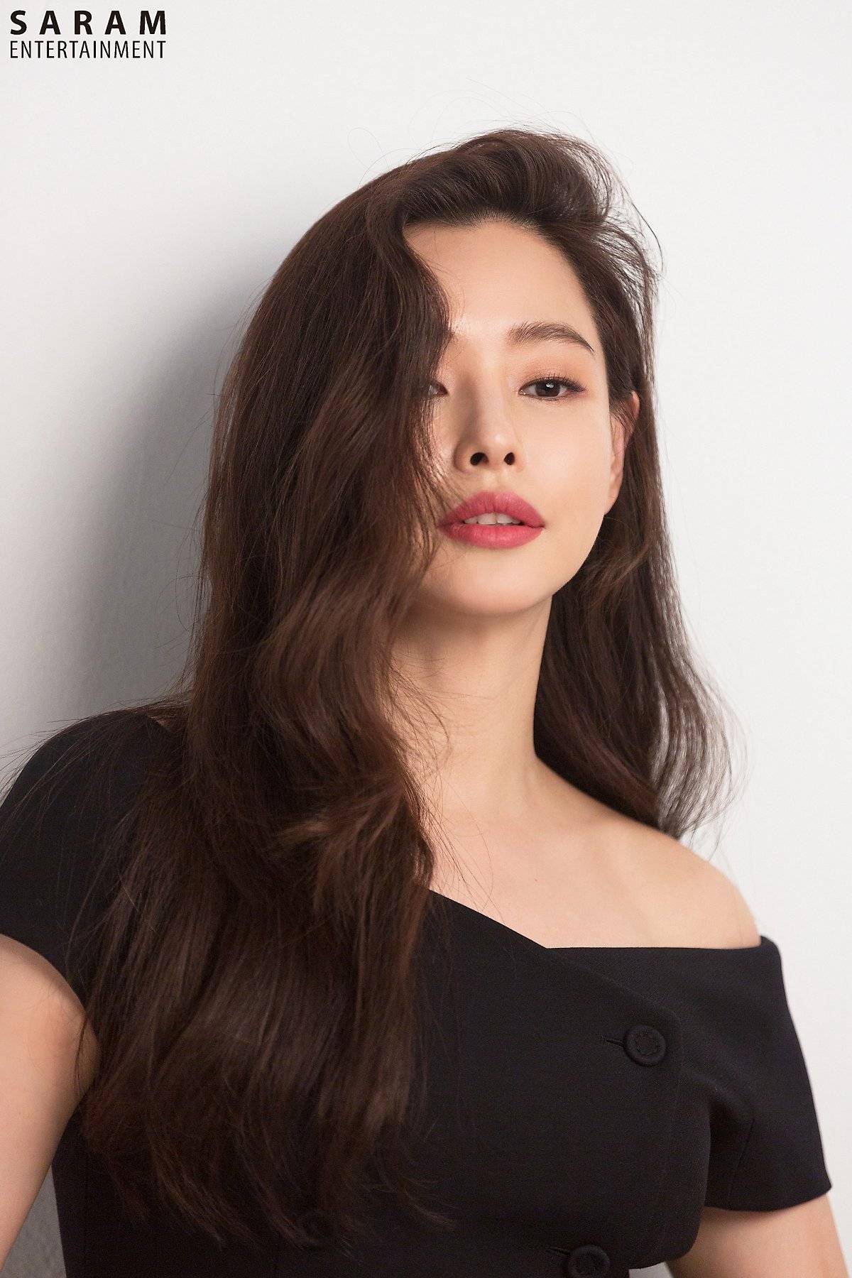 Lee Ha Nee Saram Entertainment Profile photos
